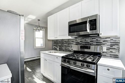 287 Sanford St, East Orange, NJ, 07018-1098 | Card Image