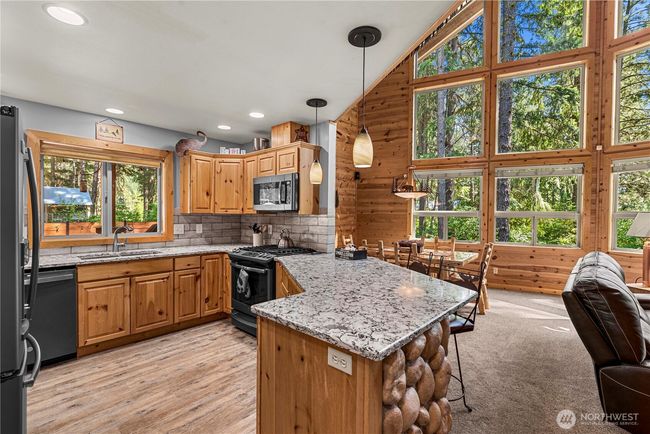 18880 Pine Loop, House other with 2 bedrooms, 3 bathrooms and 4 parking in Leavenworth WA | Image 13