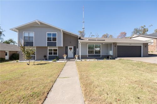 1202 S 13th St, Rogers, AR, 72758-5138 | Card Image
