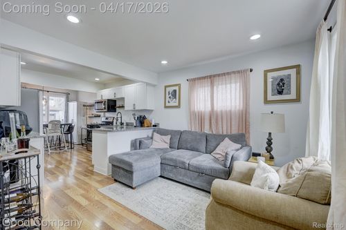 23067 Hazelwood Ave, Hazel Park, MI, 48030-2713 | Card Image