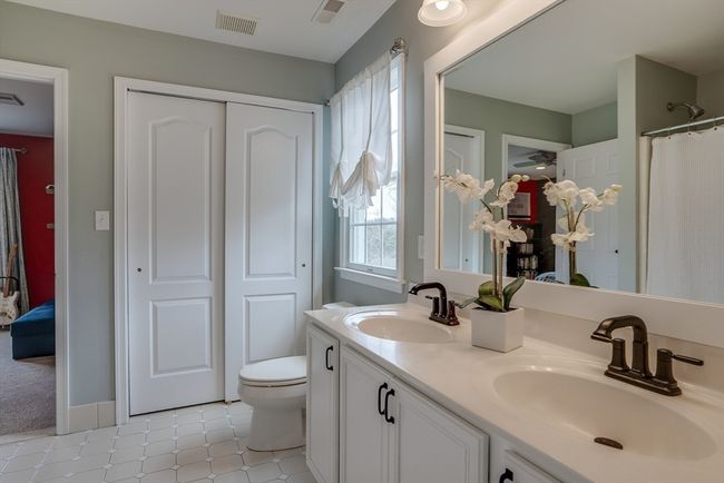 8 Valley View Dr, House other with 4 bedrooms, 5 bathrooms and 6 parking in North Grafton MA | Image 27