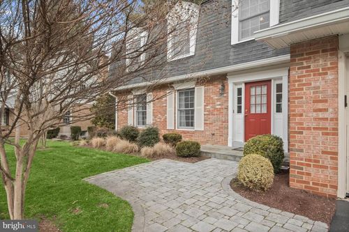 1727 Glastonberry Rd, POTOMAC, MD, 20854-2642 | Card Image