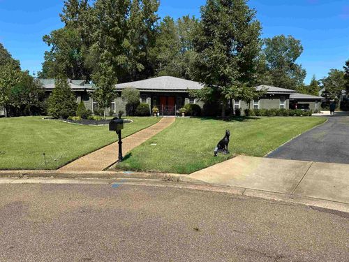1700 Neshoba Cv, Germantown, TN, 38138-2111 | Card Image
