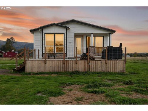 29 Little Island Ln, Cathlamet, WA, 98612-9680 | Card Image
