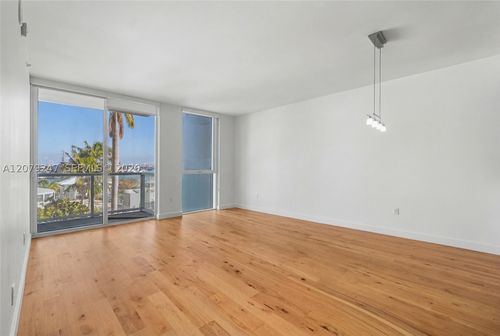 1007-253 Ne 2nd St, Miami, FL, 33132-2323 | Card Image