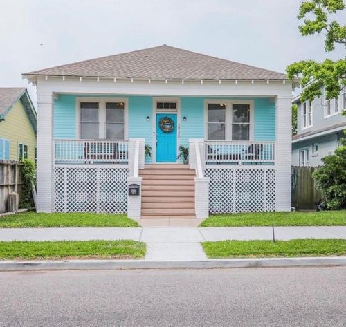 2920 Avenue Q, Galveston, TX, 77550-7733 | Card Image