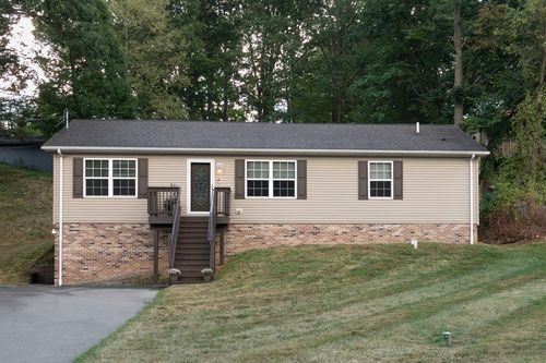 116 Autumn St, Aliquippa, PA, 15001-1302 | Card Image