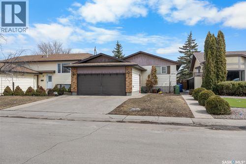 2715 Corbett Rd, Regina, SK, S4R8J1 | Card Image