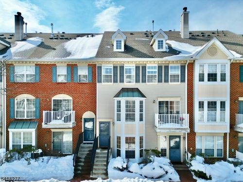 31 Dogwood St, Jersey City, NJ, 07305-4842 | Card Image