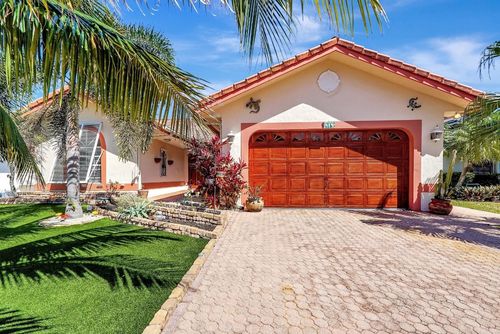 419 Se 6th St, Dania Beach, FL, 33004-4726 | Card Image