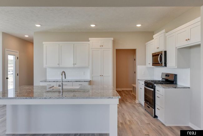 5357 N 191 St St, House other with 4 bedrooms, 3 bathrooms and 3 parking in Elkhorn NE | Image 9