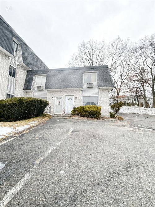 th54-1560 Douglas Ave, North Providence, RI, 02904-8939 | Card Image