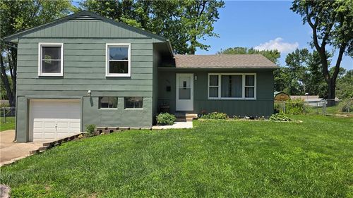 604 Pawnee Ln, Belton, MO, 64012-2939 | Card Image