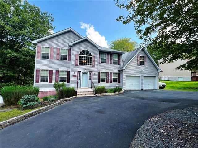 Doe Dr, Long Pond, PA 18334