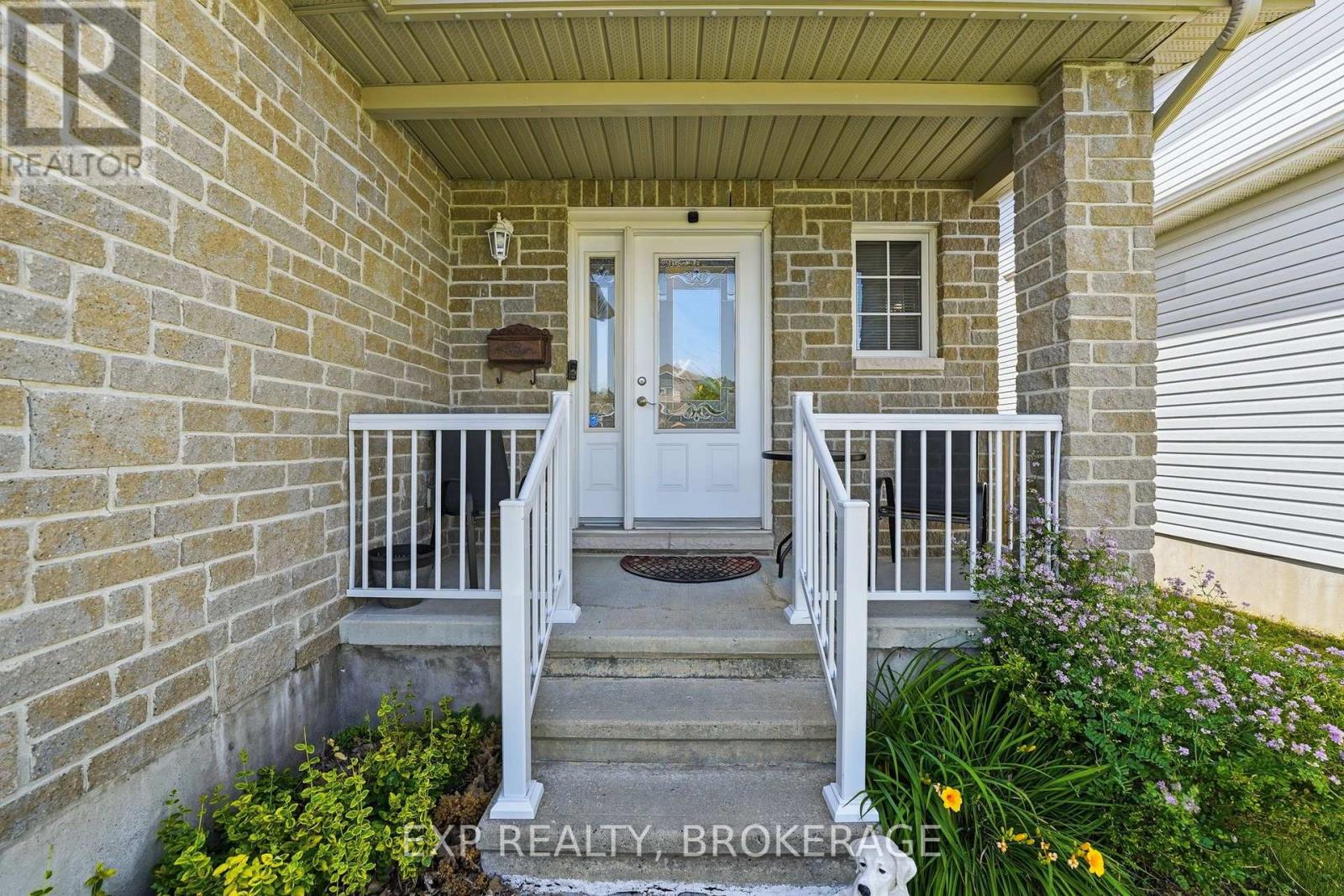 Residential in Kingston (City Northwest) 4