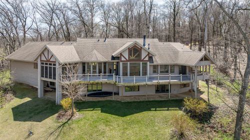 8616 Fisher Rd, Hanover, IL, 61041-9561 | Card Image