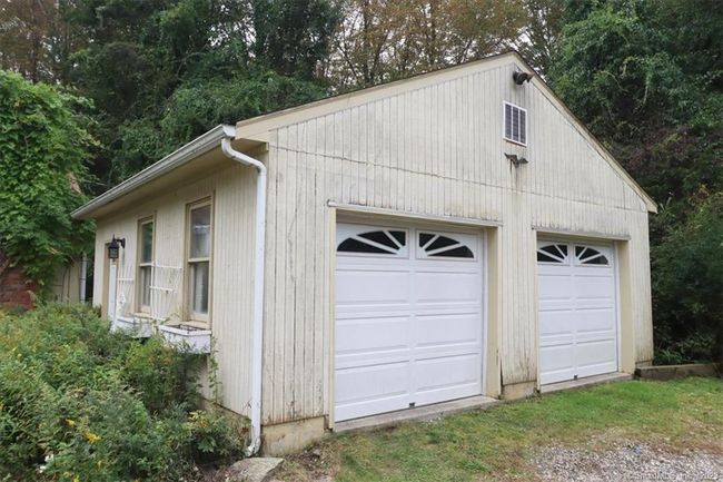 Detached 2 car garage | Image 23