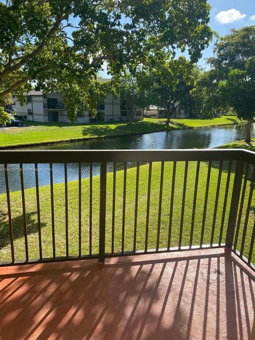 9916-9916 Nob Hill Ln, Sunrise, FL, 33351-4665 | Card Image