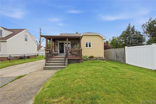 18 Stratford Pl, Cheektowaga, NY, 14225-3118 | Card Image
