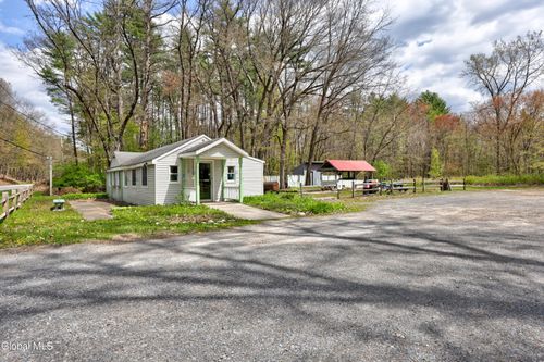 588 Lake Ave, Saratoga Springs, NY, 12866-5308 | Card Image