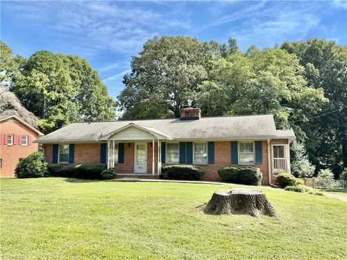 2541 Weymoth Rd, Winston Salem, NC, 27103-6522 | Card Image