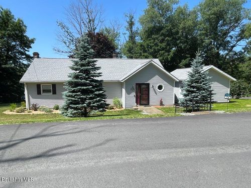 29 Grove Ave, Lanesborough, MA, 01237 | Card Image