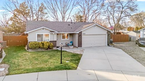2828 W Leroy Ct, Meridian, ID, 83642-4351 | Card Image