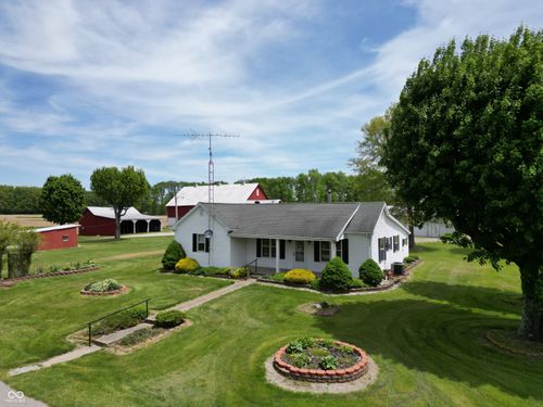 3718 N County Road 800 W, Holton, IN, 47023-8437 | Card Image