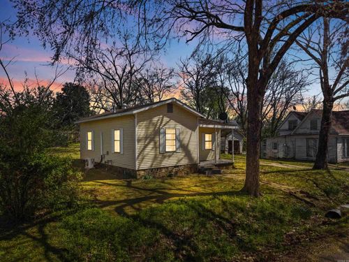 202 N Griffin St, Morrilton, AR, 72110-2733 | Card Image