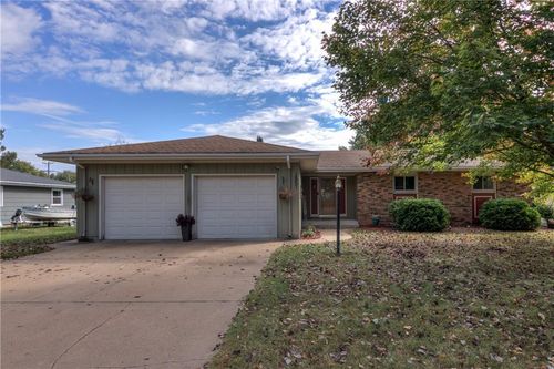 2851 12th St, Eau Claire, WI, 54703-2718 | Card Image