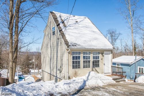 41 Ferris Ln, Oak Ridge, NJ, 07438-9157 | Card Image