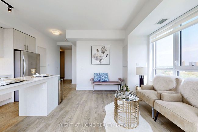 1012 - 286 Main St, Condo with 2 bedrooms, 2 bathrooms and null parking in Toronto ON | Image 6