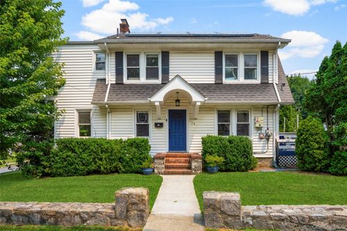 76 Chestnut Ave, Pelham, NY, 10803-1036 | Card Image