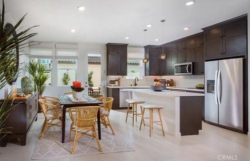 10933 Citrus Dr, Ventura, CA, 93004-3454 | Card Image
