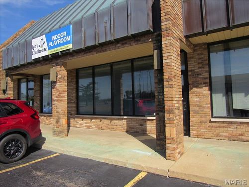 b-235 E Center Dr, Alton, IL, 62002-5931 | Card Image