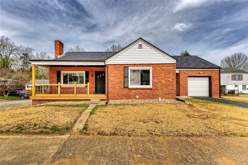 100 5th Ave, Latrobe, PA, 15650-1115 | Card Image