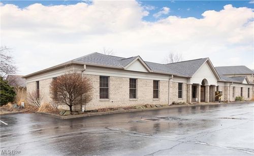 973 W Liberty St, Hubbard, OH, 44425-1348 | Card Image