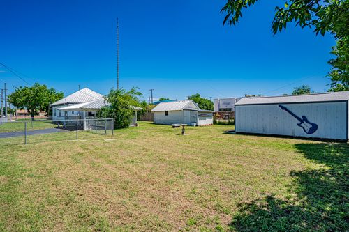 732 N Patrick St, Dublin, TX, 76446-1124 | Card Image
