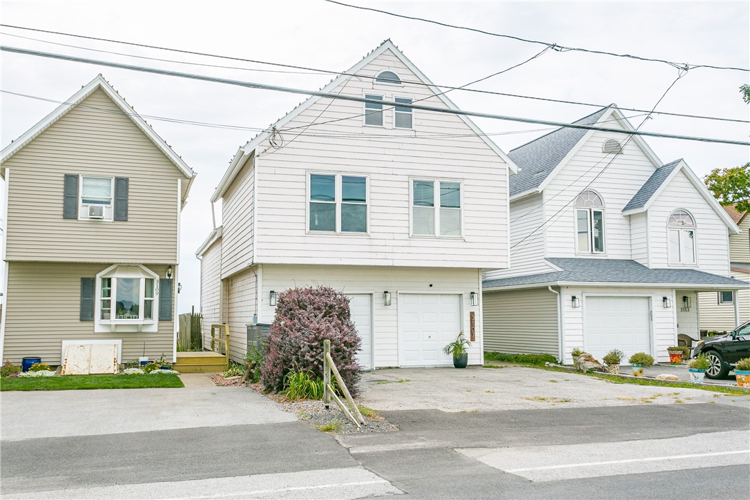 Edgemere Dr, Rochester, NY 14612