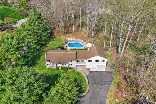 4 Stuart Ln, Katonah, NY, 10536-3601 | Card Image