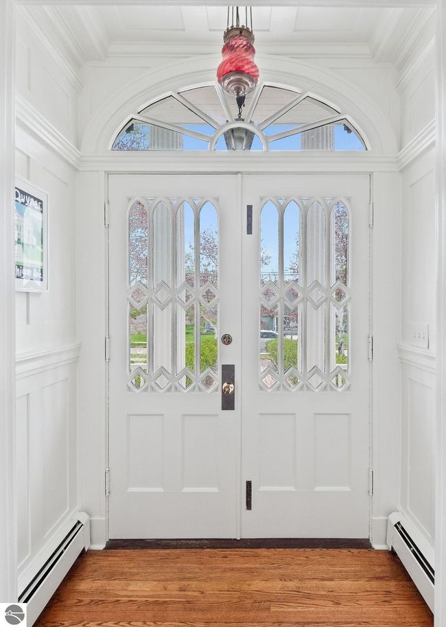 431 Michigan Ave, House other with 10 bedrooms, 7 bathrooms and null parking in Charlevoix MI | Image 4