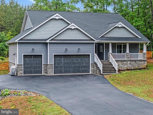 367 Pinehurst Dr, GORDONSVILLE, VA, 22942-7313 | Card Image