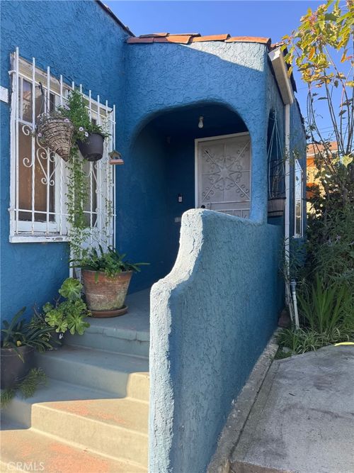 582 E 67th St, Inglewood, CA, 90302-2517 | Card Image