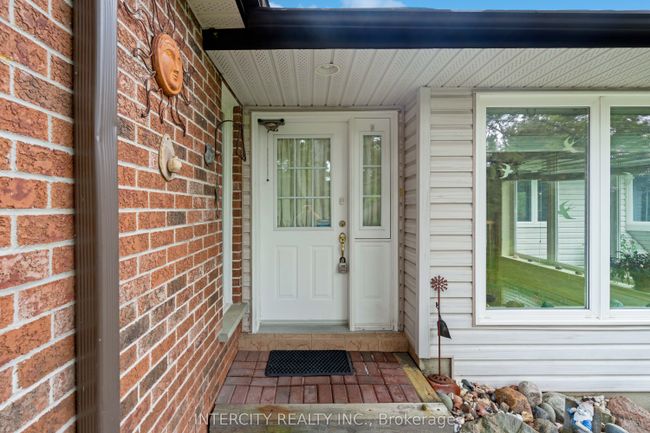 2 - 2197 Concession Rd 2, House other with 2 bedrooms, 3 bathrooms and 10 parking in Palgrave ON | Image 6