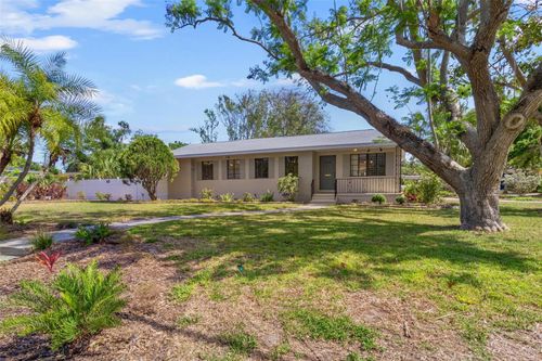 300 22nd Ave S, ST PETERSBURG, FL, 33705-3230 | Card Image