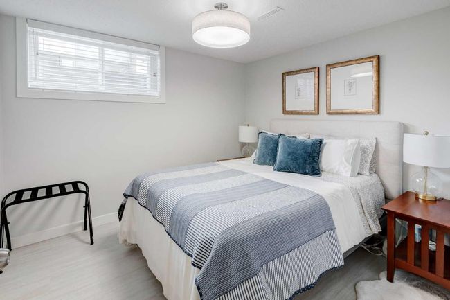 2607 Laurel Cres Sw, House other with 3 bedrooms, 3 bathrooms and 2 parking in Calgary AB | Image 21