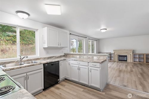 5151 E Pickering Rd, Shelton, WA, 98584-8846 | Card Image