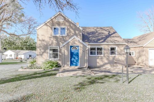 313 E 3rd St, Lake Park, IA, 51347-7753 | Card Image