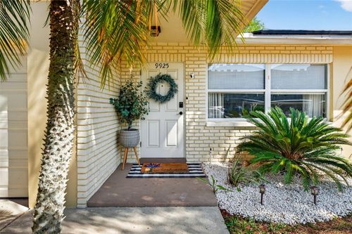 9925 47th Ave N, St. Petersburg, FL, 33708-3204 | Card Image