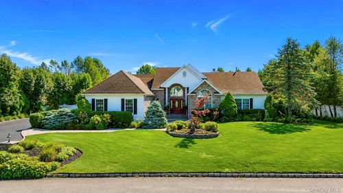55 Casey Ln, Mount Sinai, NY, 11766-2367 | Card Image